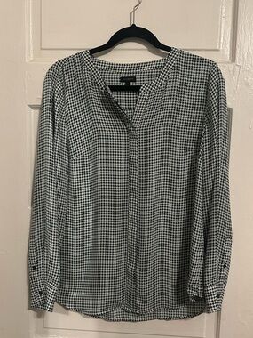 Talbots Dark Green and White Houndstooth V-Neck Blouse